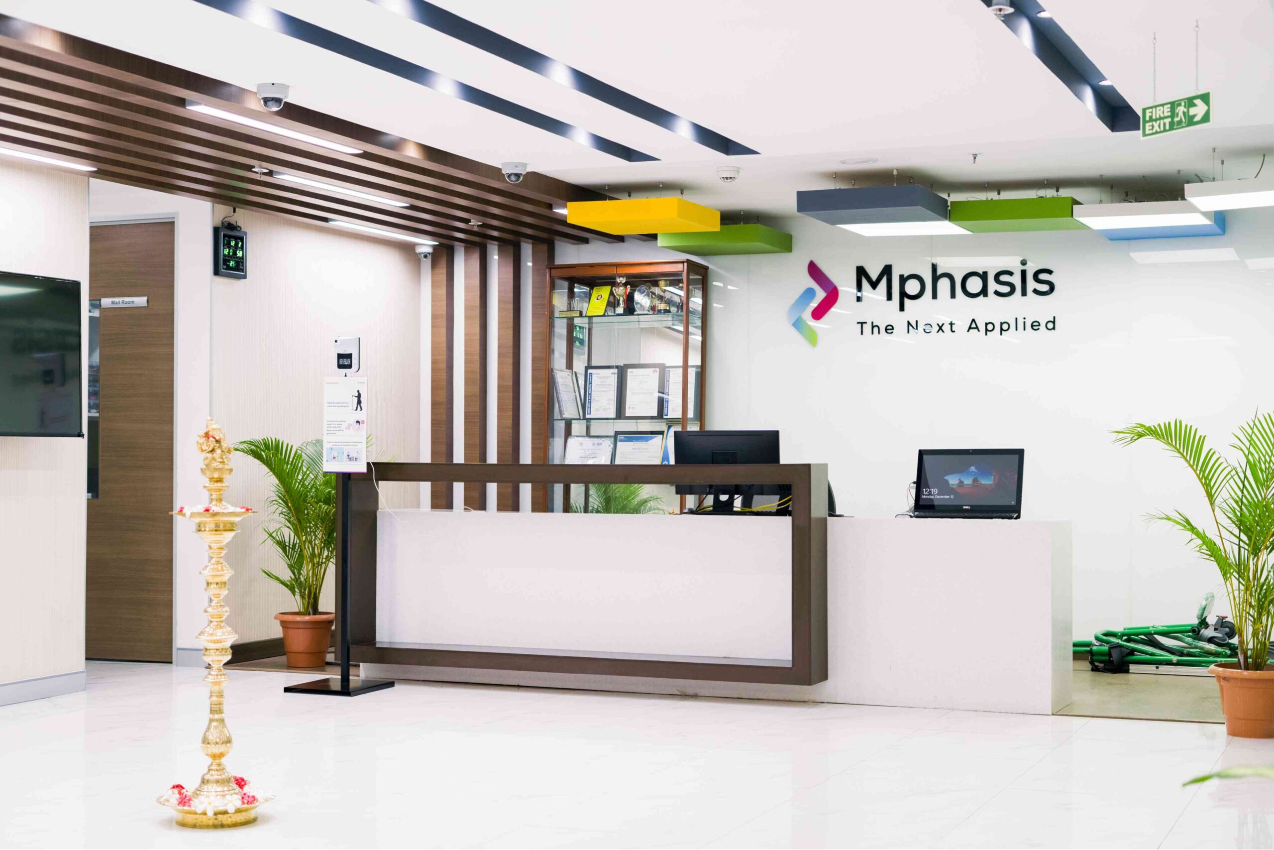 Mphasis is Hiring Freshers in Pune as Trainee Technician 